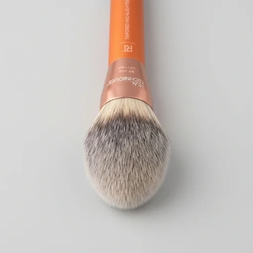 Real Techniques Tapered Highlighter Brush (view 3)